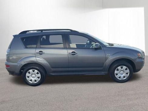 Used 2011 Mitsubishi Outlander ES image 30