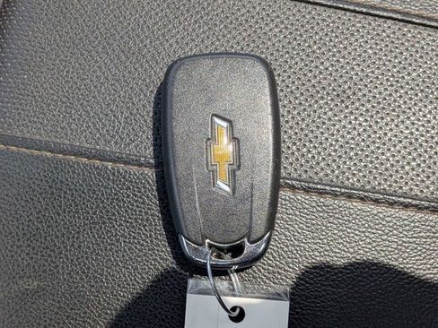 Used 2021 Chevrolet Traverse Premier w/ LPO, 'HIT The Road' Package FWD image 32