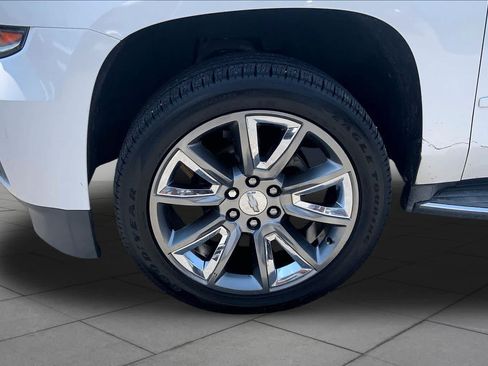 Used 2016 Chevrolet Suburban LTZ RWD image 10