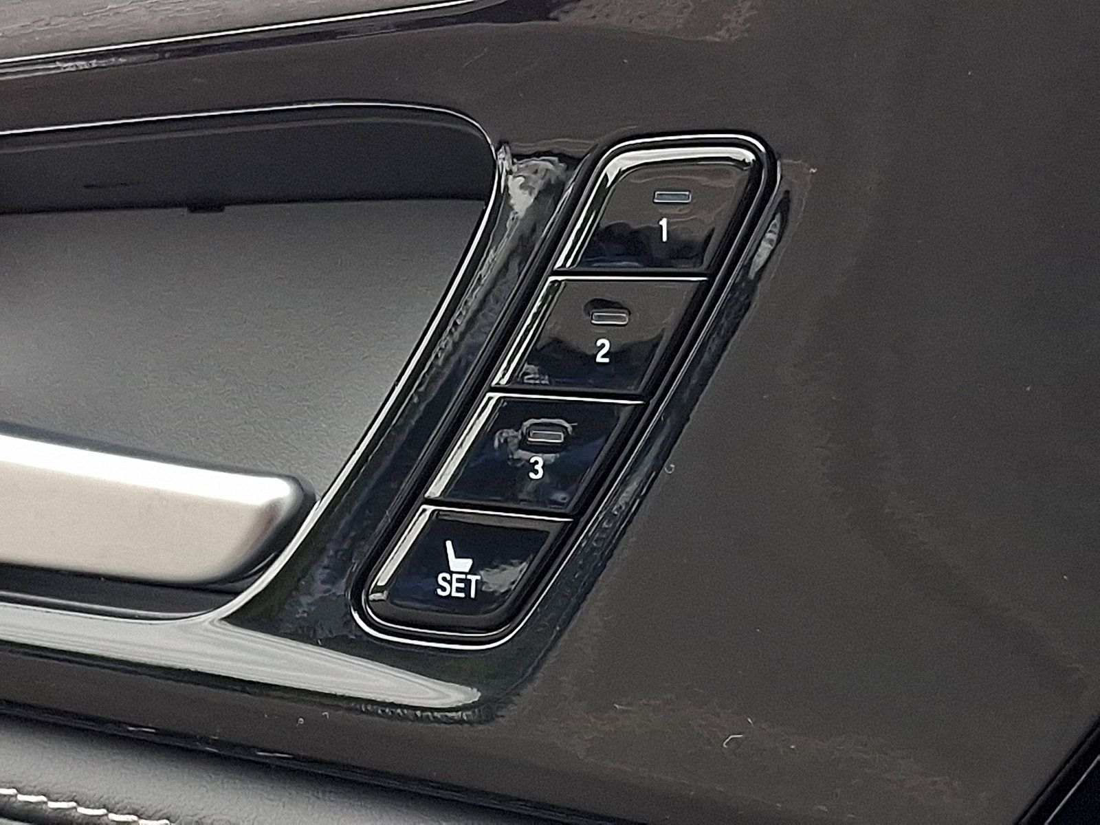 Certified 2025 Acura MDX w/ Advance Package AWD/4WD image 26
