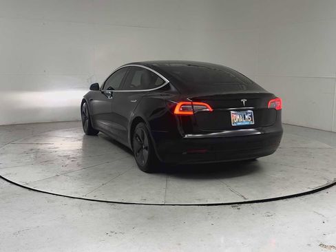 Used 2018 Tesla Model 3 Long Range RWD image 3