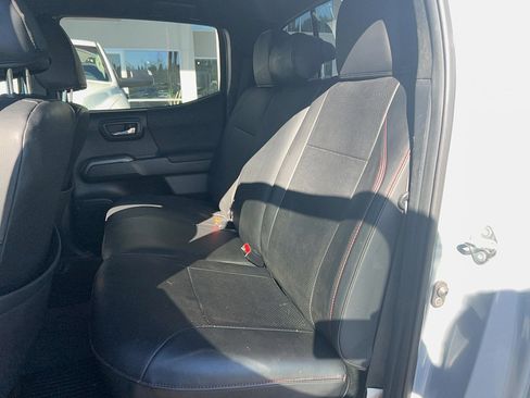 Used 2019 Toyota Tacoma TRD Off-Road AWD/4WD image 22