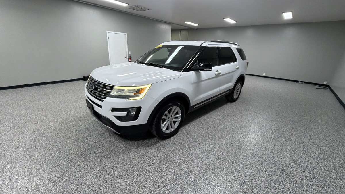 Used 2016 Ford Explorer XLT FWD image 7