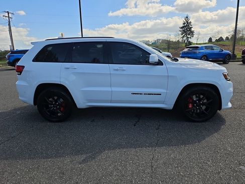Used 2018 Jeep Grand Cherokee SRT image 7