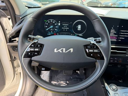Used 2024 Kia Niro Wind FWD image 13