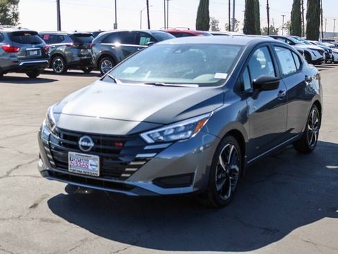 New 2025 Nissan Versa SR w/ Trunk Package image 4