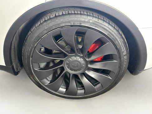 Used 2022 Tesla Model Y Performance AWD/4WD image 11