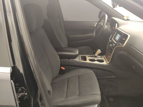 Used 2017 Jeep Grand Cherokee Laredo RWD image 21