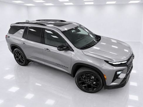 Used 2026 Chevrolet Traverse RS AWD/4WD image 6