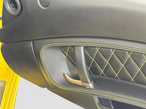 Used 2014 Ferrari California image 21