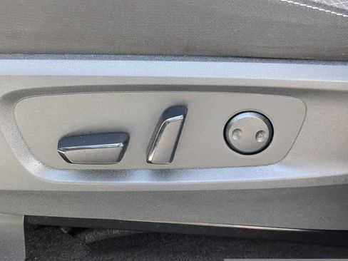 Used 2024 Nissan Pathfinder SV image 26