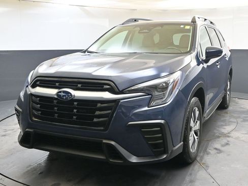 Used 2024 Subaru Ascent Premium w/ Convenience Package image 1
