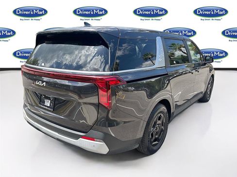 Used 2025 Kia Carnival FWD image 7