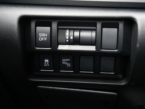 Used 2023 Subaru Impreza 2.0i Limited w/ Popular Package #2 AWD/4WD image 17