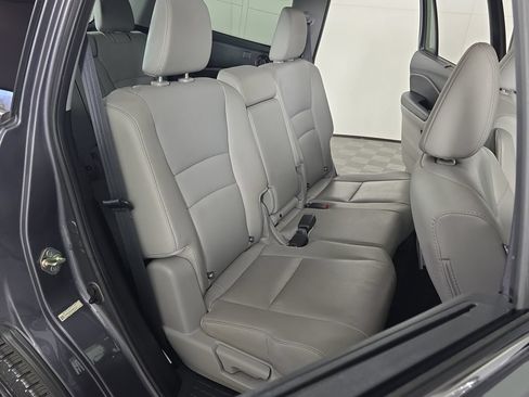 Used 2016 Honda Pilot Touring image 29