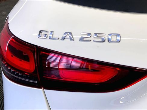 Used 2023 Mercedes-Benz GLA 250 4MATIC image 33