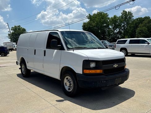 Used 2013 Chevrolet Express 2500 RWD image 19