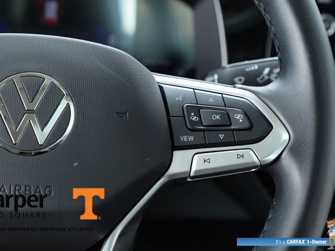 Used 2025 Volkswagen Jetta SE w/ Sunroof Package FWD image 59