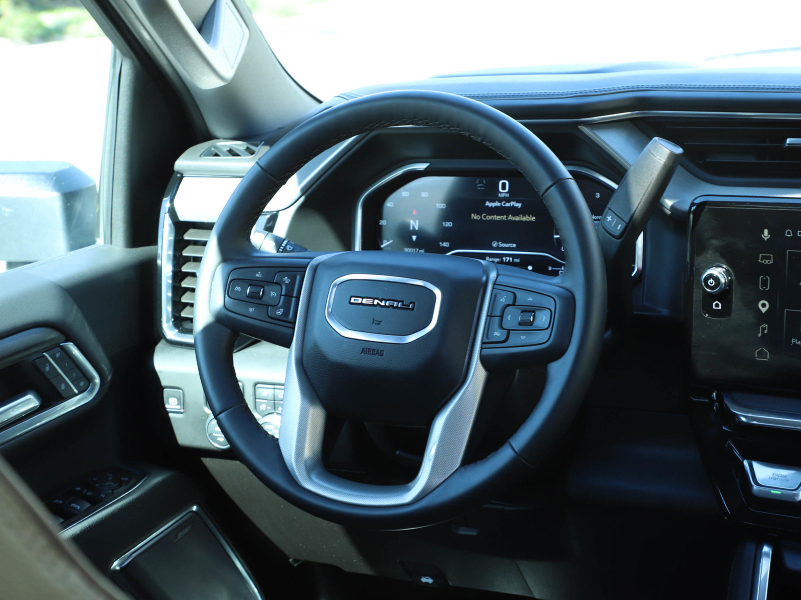 Used 2025 GMC Sierra 2500 Denali w/ Denali Reserve Package AWD/4WD image 14