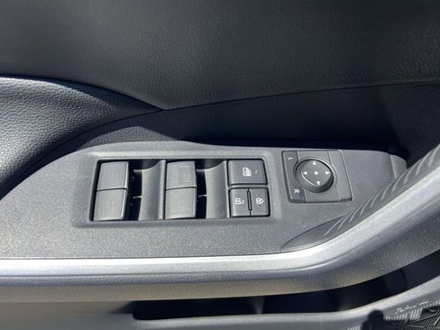 Used 2022 Toyota RAV4 XLE w/ Convenience Package AWD/4WD image 17