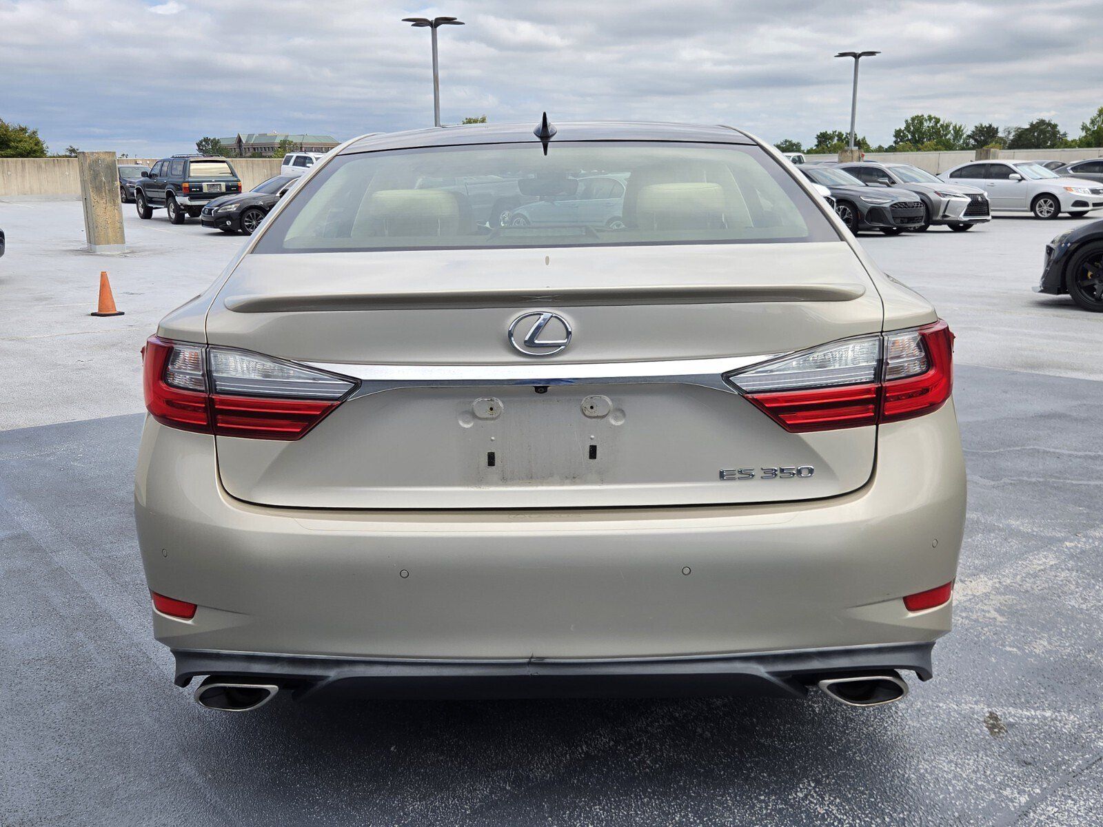 Used 2016 Lexus ES 350 w/ Luxury Package w/Wood Trim FWD image 4