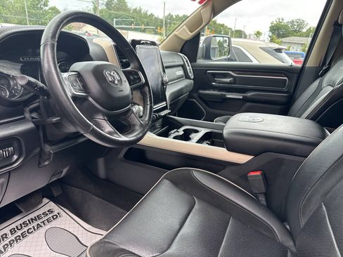 Used 2019 RAM 1500 Laramie AWD/4WD image 16
