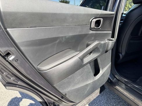 Used 2024 Kia Sorento S image 13