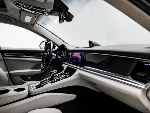 Used 2018 Porsche Panamera Turbo Sport Turismo image 43