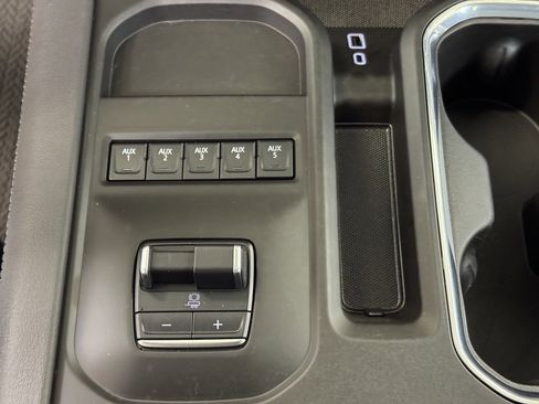 Used 2025 GMC Sierra 3500 Denali w/ Denali Reserve Package image 36