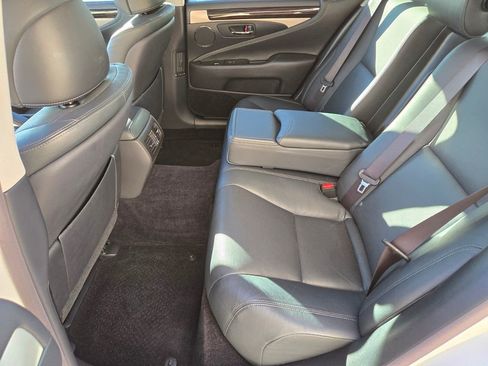 Used 2017 Lexus LS 460 image 14