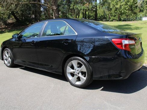 Used 2012 Toyota Camry SE FWD image 4
