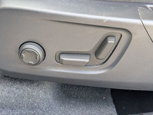 Certified 2023 Volvo XC40 B5 Ultimate w/ Protection Package Premier image 25