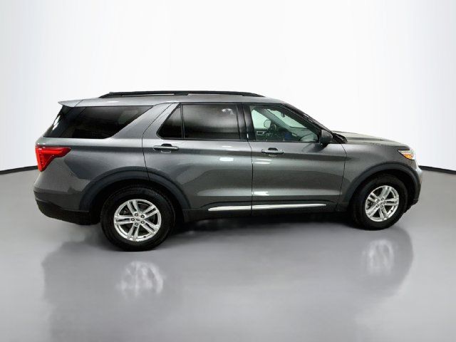 Used 2023 Ford Explorer XLT RWD image 8