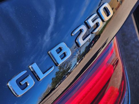 New 2026 Mercedes-Benz GLB 250 4MATIC image 11