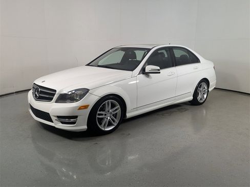 Used 2014 Mercedes-Benz C 250 Sedan image 3
