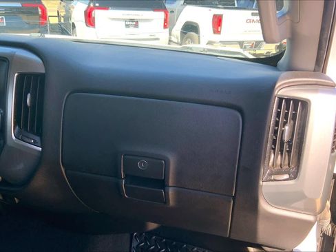 Used 2018 Chevrolet Silverado 1500 LT image 18