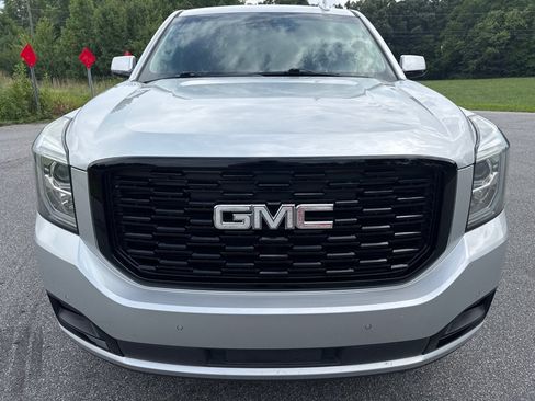 Used 2017 GMC Yukon SLT AWD/4WD image 8