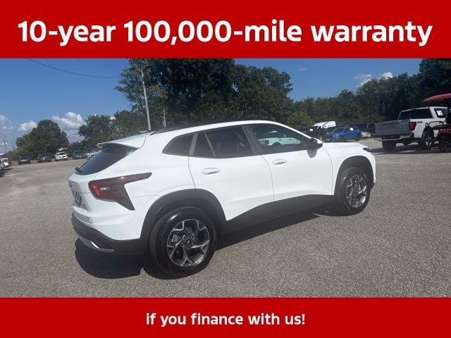 Used 2025 Chevrolet Trax LT w/ LT Convenience Package FWD image 18