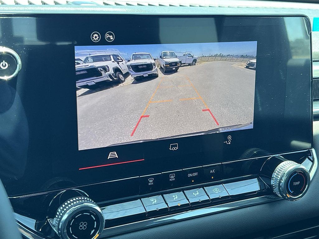 New 2026 GMC Canyon Elevation w/ LPO, Black Badging Package RWD image 19