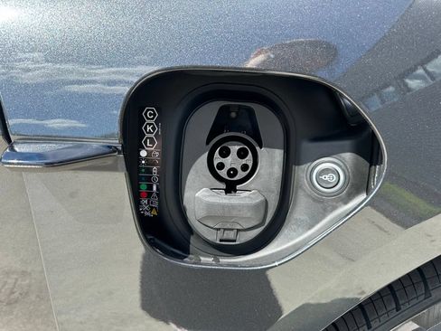Used 2026 Porsche Taycan RWD image 43
