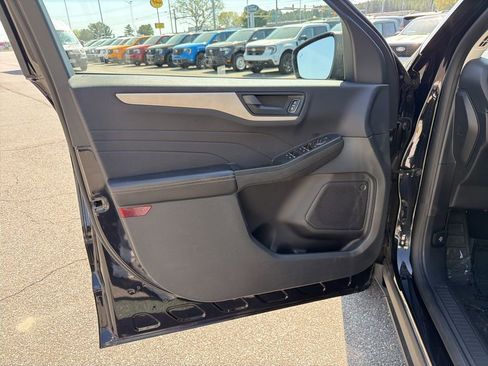 Used 2022 Ford Escape SE FWD image 13