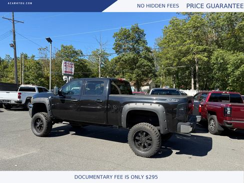 Used 2010 Chevrolet Silverado 2500 LT w/ Interior Plus Package image 3