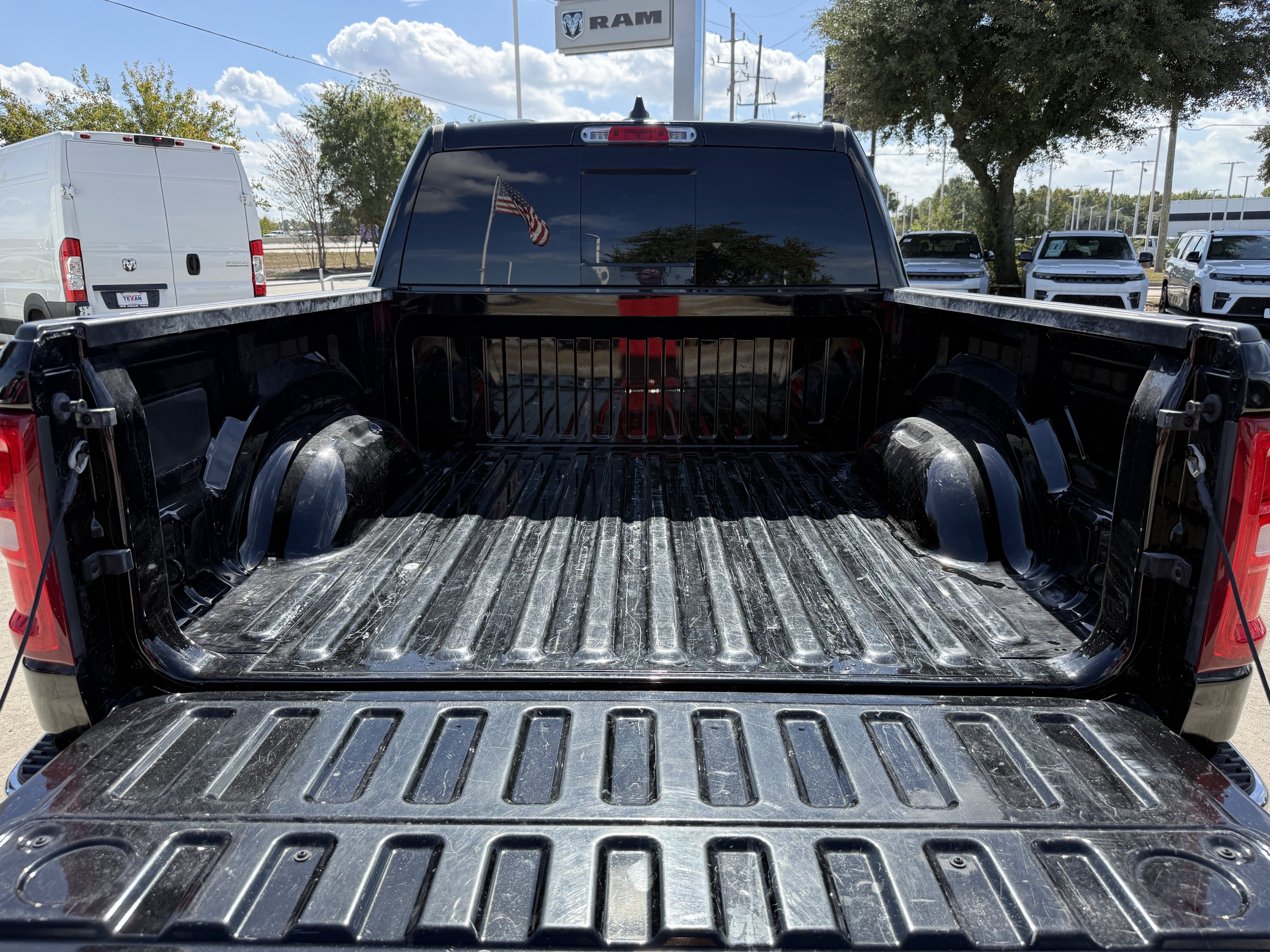 Used 2025 RAM 1500 Laramie w/ Off Road Group AWD/4WD image 31