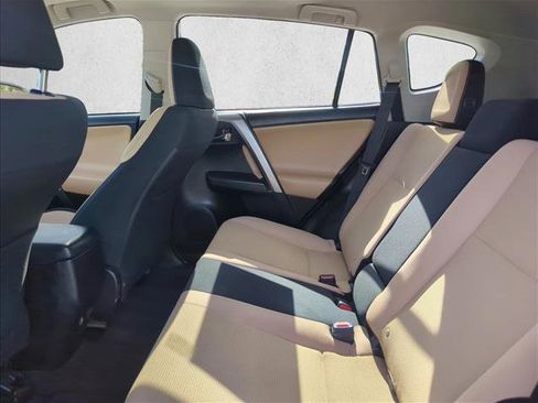 Used 2018 Toyota RAV4 XLE FWD image 14