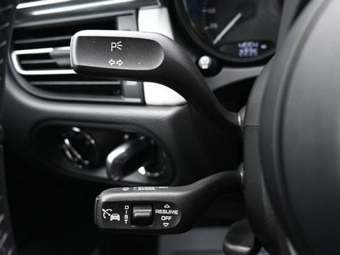 Used 2026 Porsche Macan AWD/4WD image 38