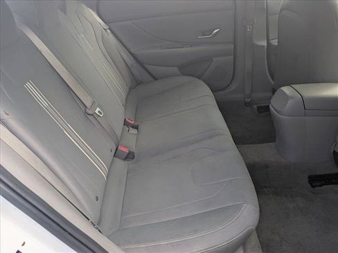 Used 2021 Hyundai Elantra SEL FWD image 18