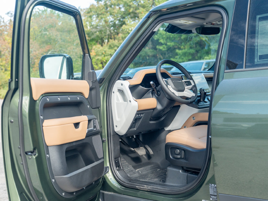 New 2026 Land Rover Defender 110 S AWD/4WD image 10