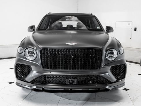 Used 2024 Bentley Bentayga Azure V8 image 8