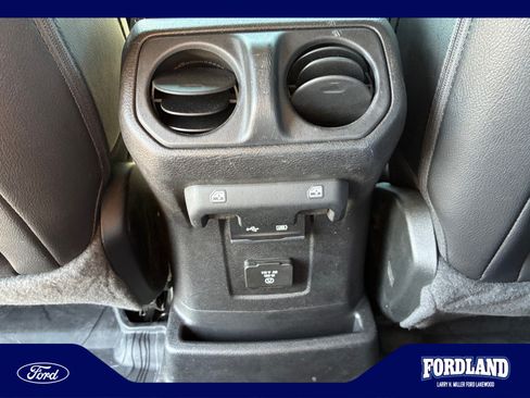 Used 2020 Jeep Wrangler Unlimited Sahara AWD/4WD image 31