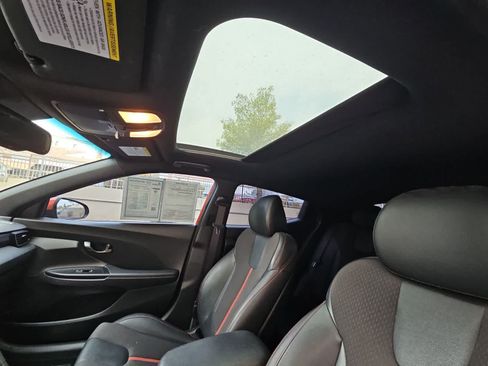 Used 2019 Hyundai Veloster Turbo FWD image 28